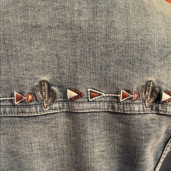 Grace embroidered detail Blue Denim Jacket - Picture 4 of 5